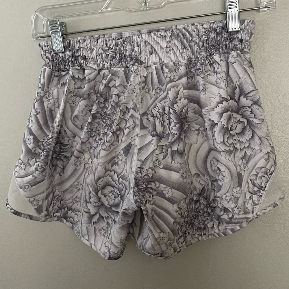 Lululemon Hotty Hot Shorts